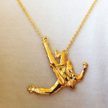Pendant,Jewellery,Necklace,Fashion accessory,Chain,Yellow,Locket,Gold,Metal,Anchor,Brass